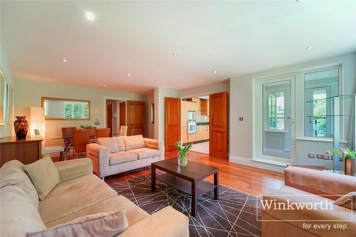 2 Bedroom Flat To Rent In Birchgrove House, Strand Drive, Kew, TW9