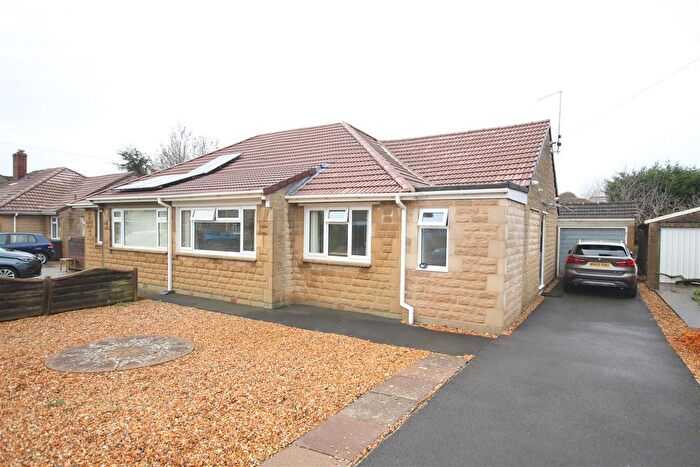 3 Bedroom Bungalow For Sale In Downham Mead, Chippenham, SN15