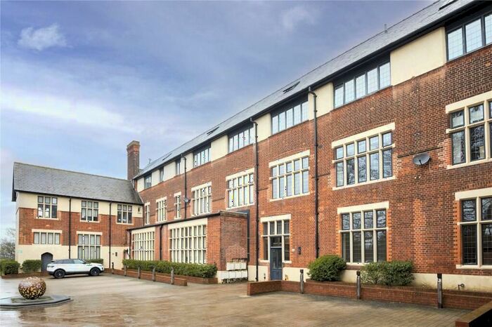 2 Bedroom Flat To Rent In Courtyard House, The Ridgeway, London, NW7