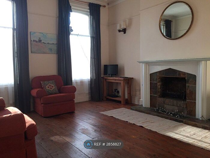 2 Bedroom Flat To Rent In Cleveland House, Weymouth, DT4