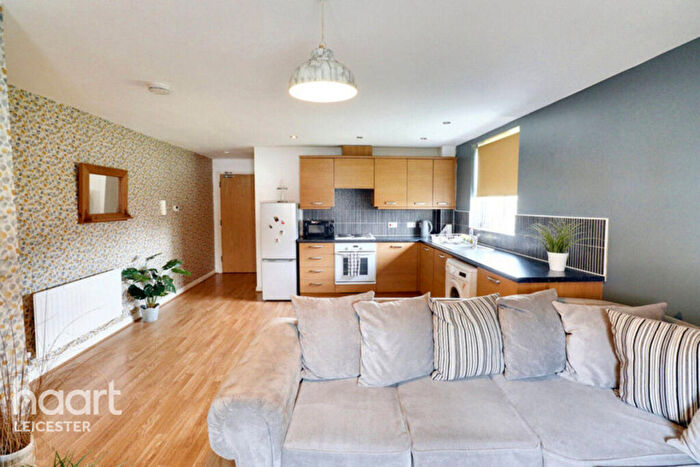 1 Bedroom Apartment For Sale In Sockburn Close, Leicester, LE5