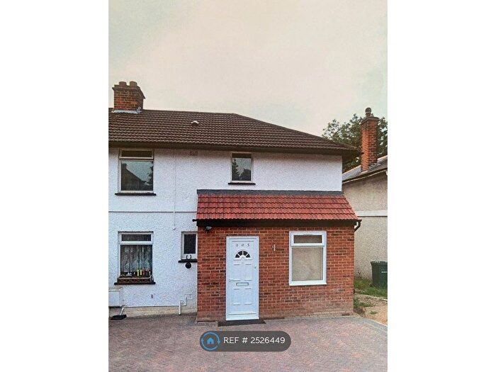 4 Bedroom End Of Terrace House To Rent In Mays Lane, Barnet, EN5