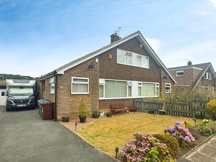 4 Bedroom House For Sale In Brackendale Drive, Bradford, BD10