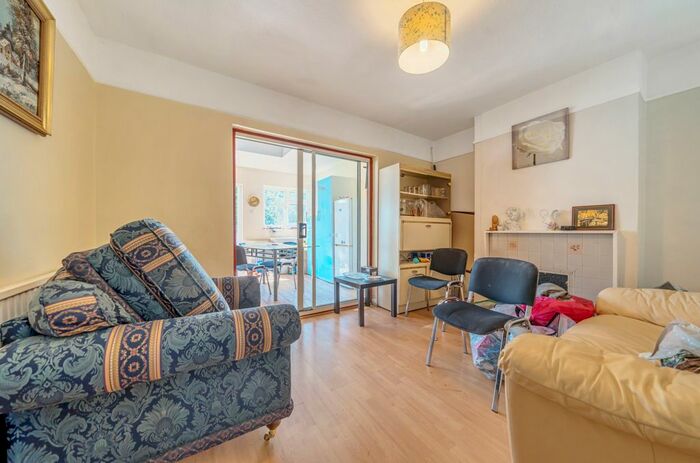 4 Bedroom Property To Rent In Kenmare Drive, Mitcham, CR4