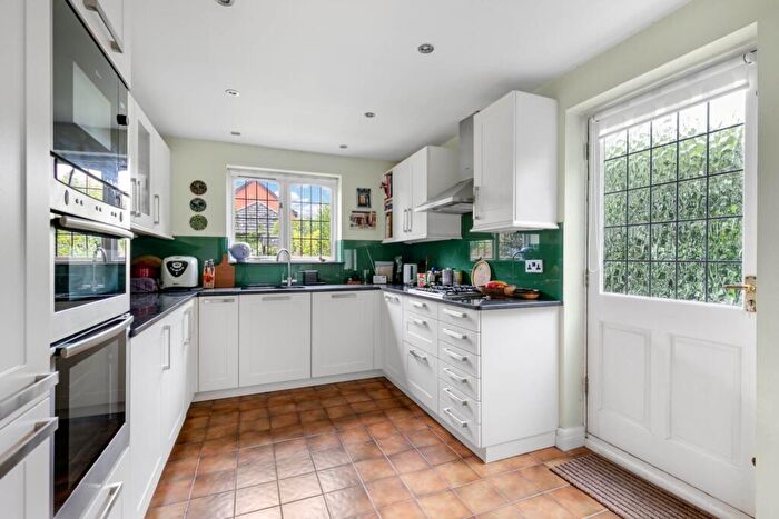 4 Bedroom Detached House For Sale In Stevenson Drive, Bracknell, RG42