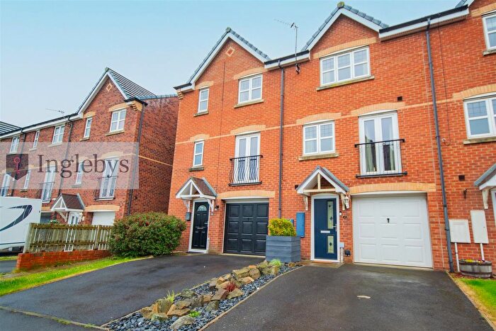 4 Bedroom Town House For Sale In Tynedale Close, Skelton-In-Cleveland, TS12