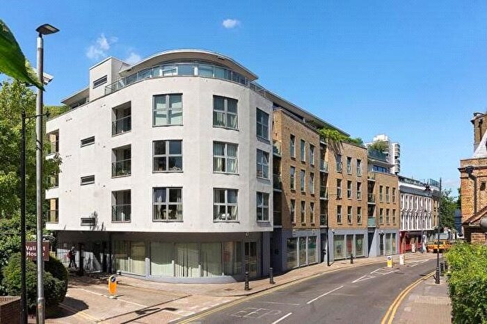 2 Bedroom Flat For Sale In Battersea Square, London, SW11