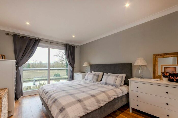 4 Bedroom Terraced House To Rent In Stoughton Road, Stoughton, Guildford, GU1