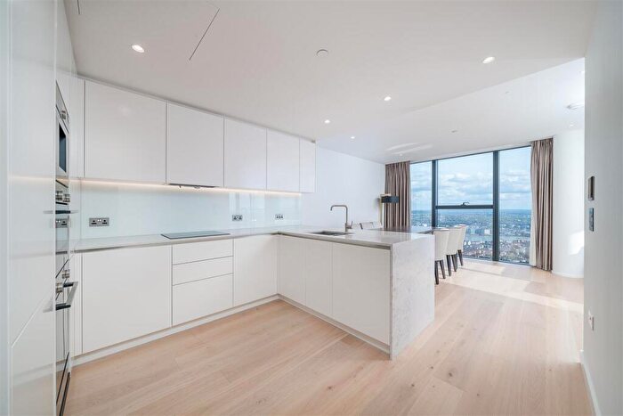 3 Bedroom Apartment To Rent In Hampton Tower, South Quay Plaza, London, E14