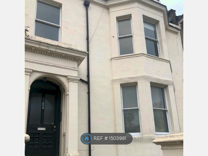 2 Bedroom Flat To Rent In Burrage Road, London, SE18