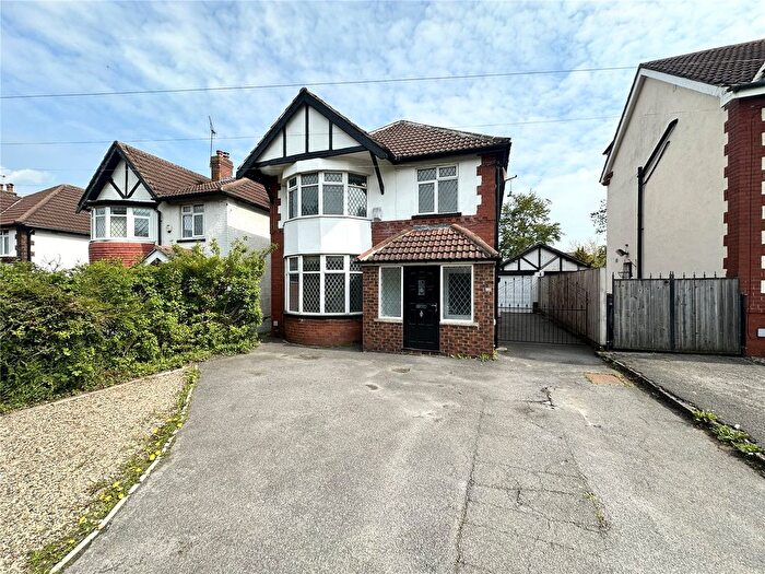 3 Bedroom Detached House To Rent In King Lane, Alwoodley, Leeds, LS17