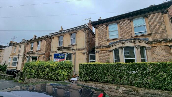 Flat To Rent In Newbridge Road, Bath, BA1