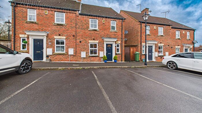 3 Bedroom Semi Detached House For Sale In Warbler Close, Aylesbury, Buckinghamshire, HP19