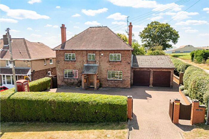 4 Bedroom Detached House For Sale In Finedon Station Road, Finedon, NN9
