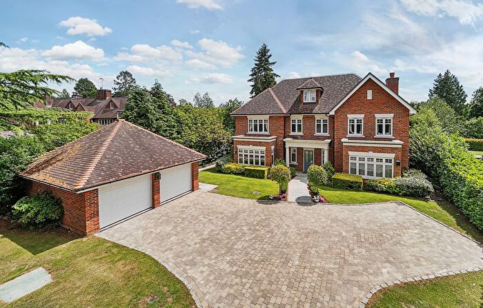6 Bedroom Detached House For Sale In Tilford Road, Farnham, GU9