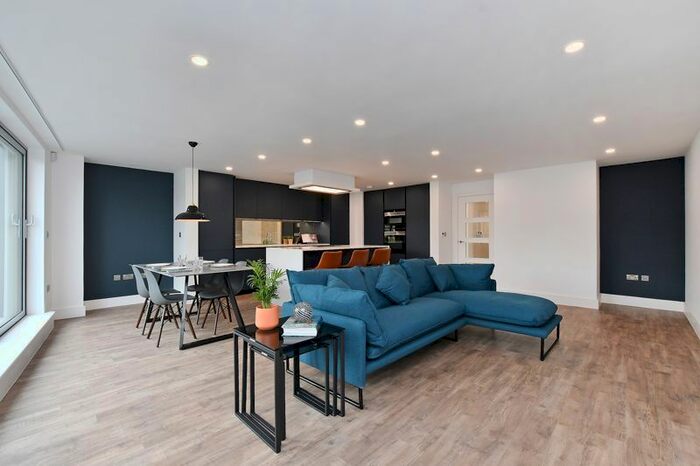 3 Bedroom Flat To Rent In David Baldwin Way, Sheffield, S11