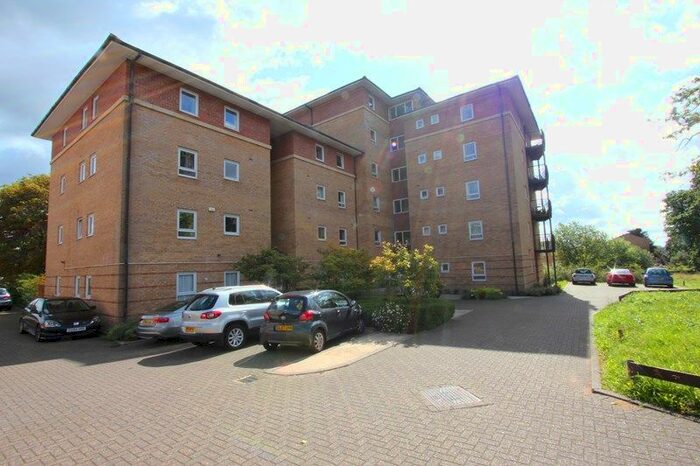 2 Bedroom Flat To Rent In Wincanton Court, 17 Martock Gardens, London, Greater London N11