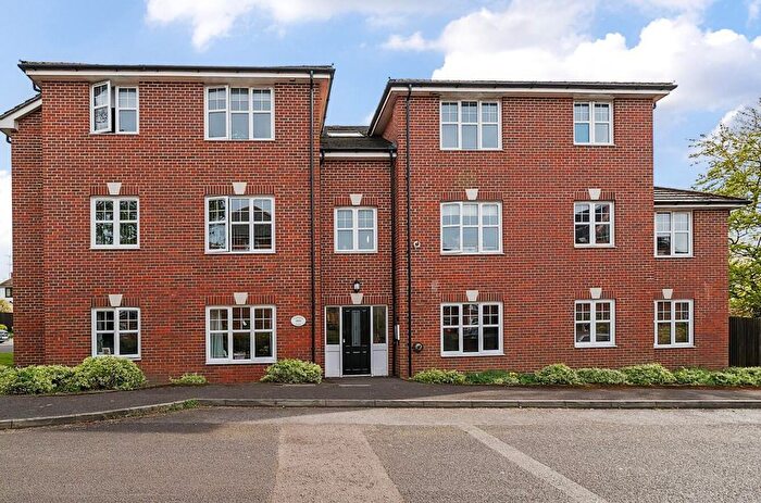 2 Bedroom Flat To Rent In Carpenters Court, Andover, SP10