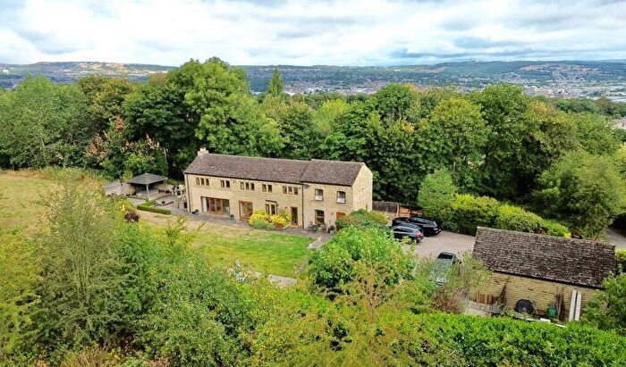 5 Bedroom Detached House For Sale In Hey Lane, Almondbury, HD5