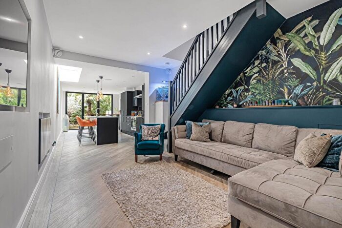 3 Bedroom Cottage For Sale In Eton, Sunbury Road, SL4