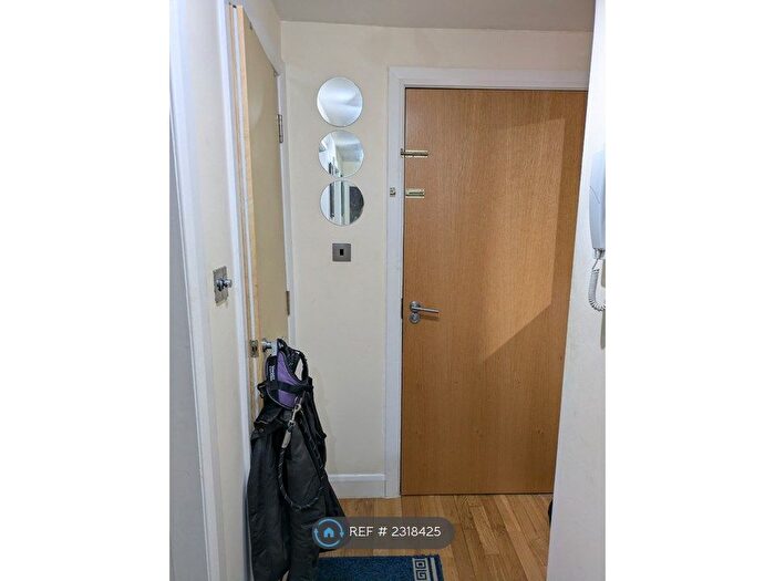 2 Bedroom Flat To Rent In Francis Street, Blackpool, FY1