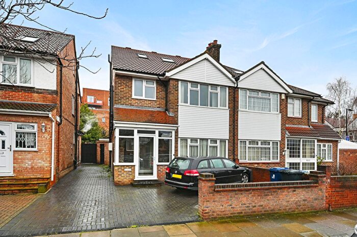 3 Bedroom Semi-Detached House For Sale In Bowes Road, London, W3