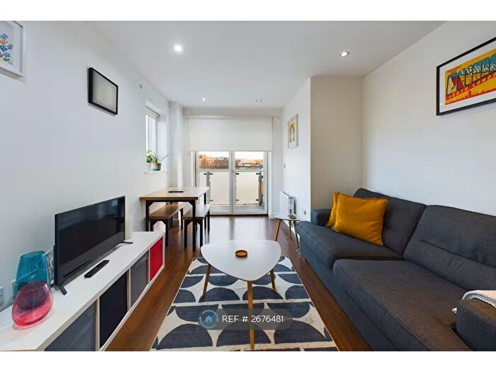 1 Bedroom Flat To Rent In Bournemouth Road, London, SE15