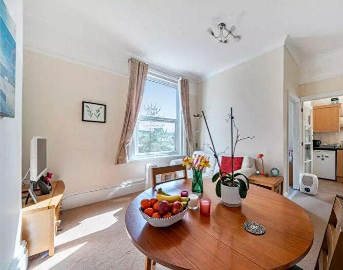 1 Bedroom Flat For Sale In Upper Grosvenor Road, Tunbridge Wells, TN1