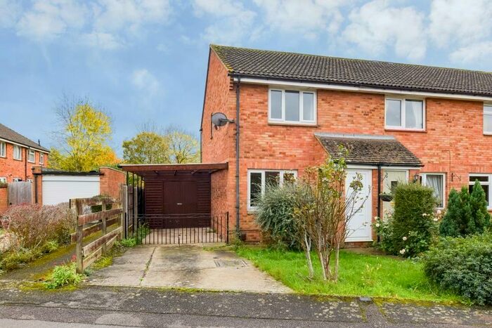 2 Bedroom Semi-Detached House To Rent In Great Close Road, OX5