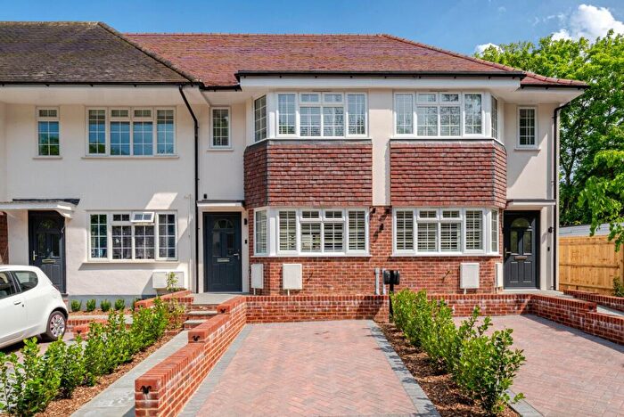 2 Bedroom Semi Detached House For Sale In Castleview Road, Weybridge, KT13