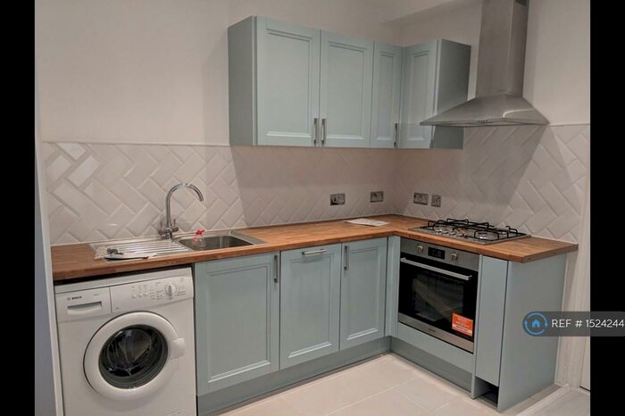 2 Bedroom Flat To Rent In Kingsland Road, London, E2