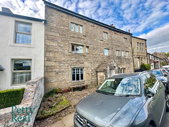 3 Bedroom Cottage For Sale In Lidgett, Colne, BB8
