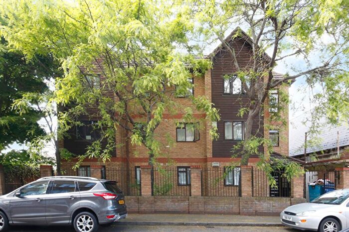 1 Bedroom Flat To Rent In Harton Street, Harton Lodge Harton Street, SE8