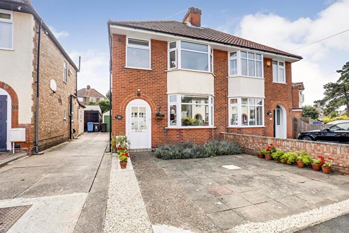 3 Bedroom Semi-Detached House For Sale In Ascot Drive, Ipswich, IP3
