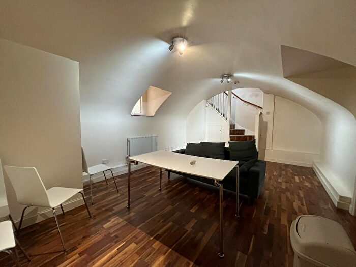 2 Bedroom Flat To Rent In Redcliffe Parade West, Bristol, BS1