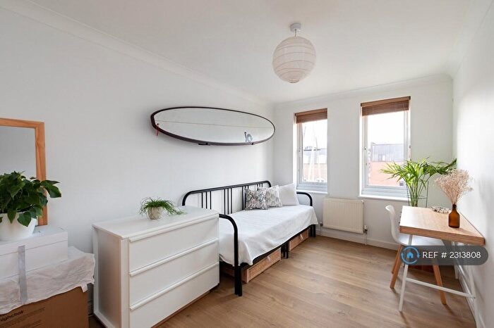 2 Bedroom Flat To Rent In Onedin Point, London, E1