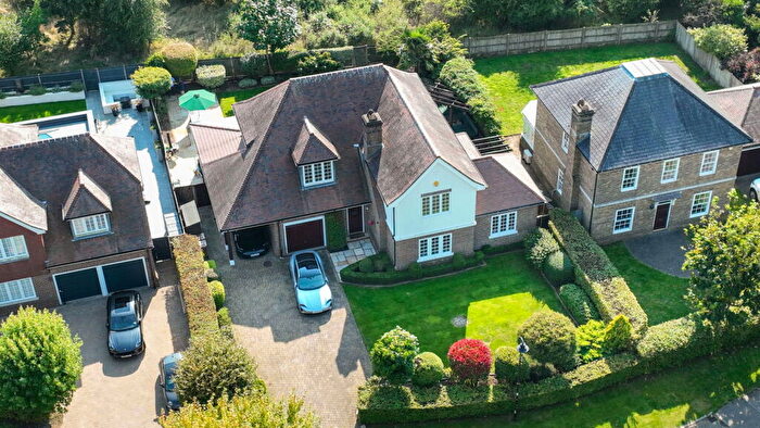 5 Bedroom Detached House For Sale In Hine Close, Coulsdon, CR5