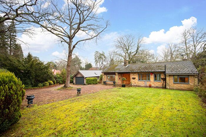 3 Bedroom Detached House For Sale In Herons Lea, Copthorne, RH10
