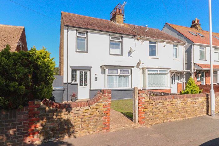 3 Bedroom Semi-detached House For Sale In Leslie Avenue, Margate, Kent, CT9
