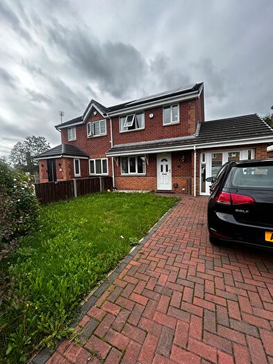 3 Bedroom Semi-Detached House To Rent In Crown Flatt Way, Dewsbury, WF12