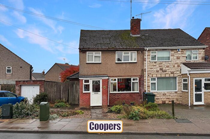 3 Bedroom Semi Detached House For Sale In Aldbury Rise, Allesley Park, CV5