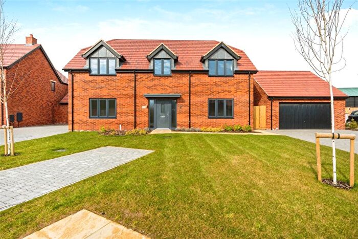 5 Bedroom Detached House For Sale In The Brambles, Harlington, Dunstable, Bedfordshire, LU5