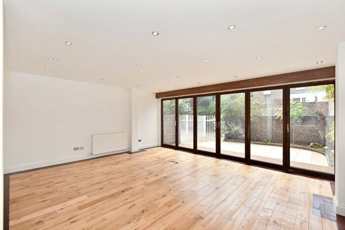 3 Bedroom Property To Rent In Munden Street, West Kensignton, W14