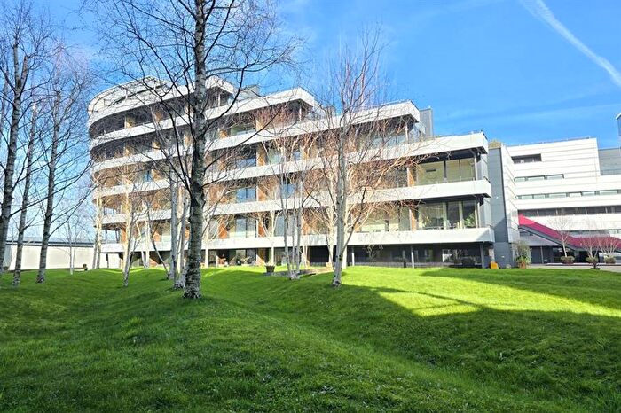 2 Bedroom Flat For Sale In Woodfield Road, Altrincham, WA14