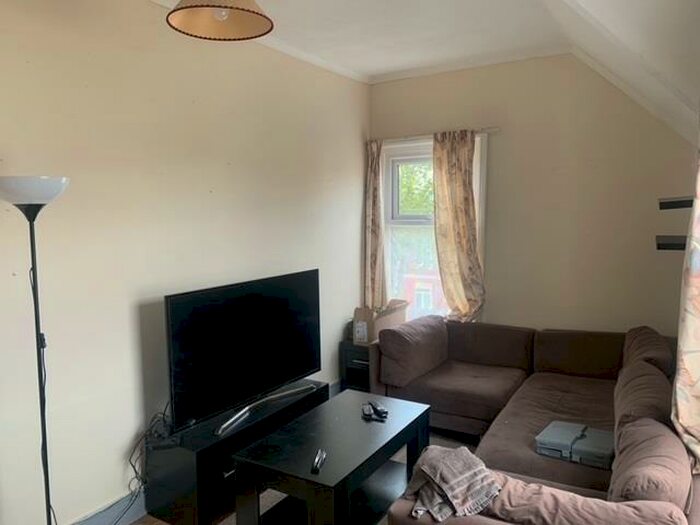 1 Bedroom Apartment To Rent In Llandrindod Wells, Powys, LD1