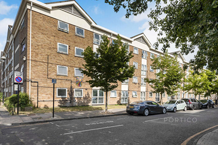 3 Bedroom House To Rent In Stocksfield Road, London, E17