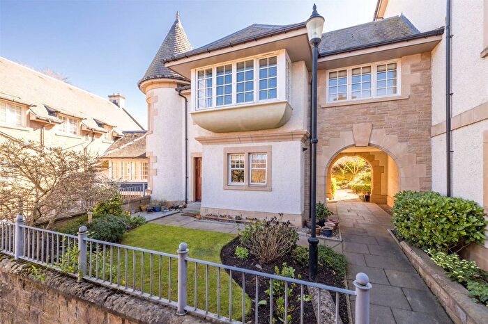 3 Bedroom Flat For Sale In West Mill Bank, Edinburgh, EH13