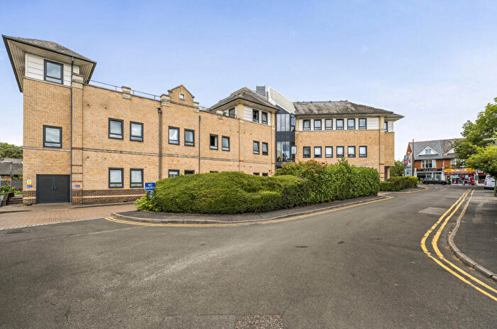 3 Bedroom Penthouse For Sale In Maybury Close, Frimley, Camberley, Surrey, GU16