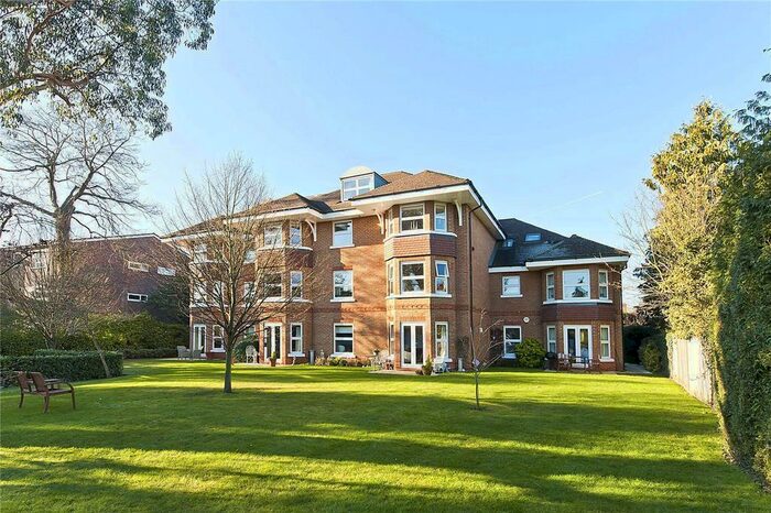 3 Bedroom Apartment To Rent In Weybridge, KT13