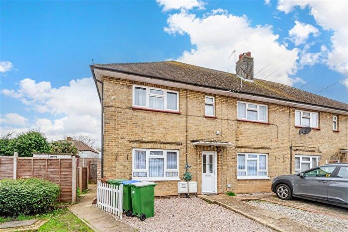 2 Bedroom Maisonette For Sale In St. John's Road, Welling, Kent, DA16